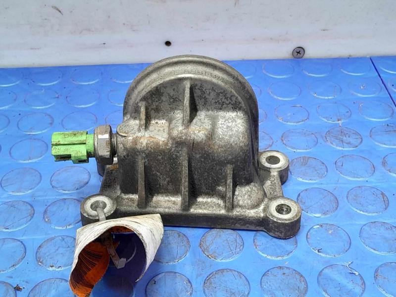 2012 Ford Focus Oil Filter Housing