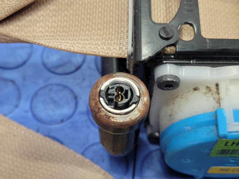 2016 Kia Sedona Front Seat Belt