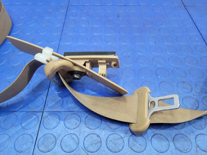 2016 Kia Sedona Front Seat Belt