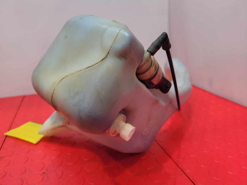 2006 Chevrolet Impala Washer Bottle