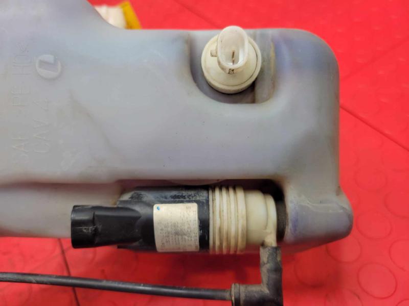 2006 Chevrolet Impala Washer Bottle