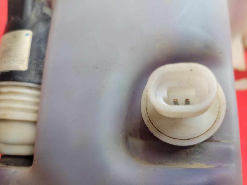 2006 Chevrolet Impala Washer Bottle