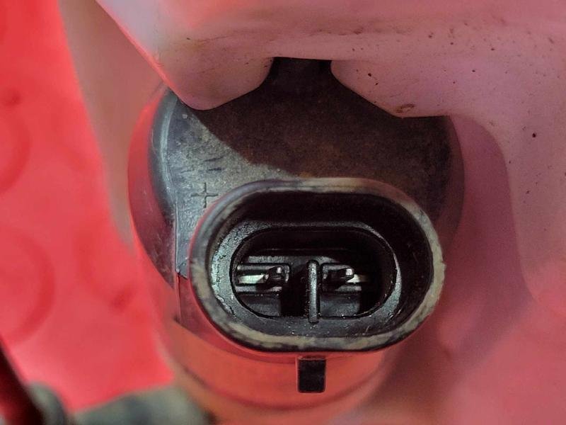 2006 Chevrolet Impala Washer Bottle