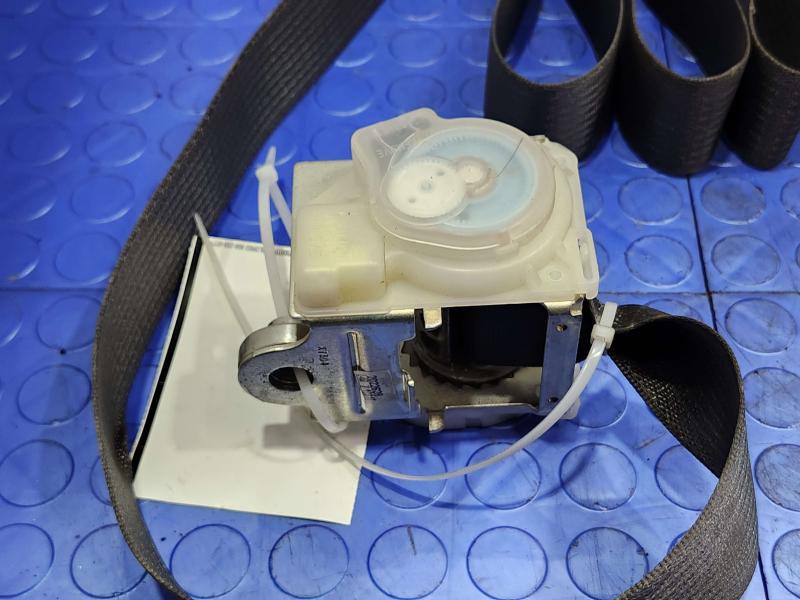 2007 Hummer H3 Rear Seat Belt