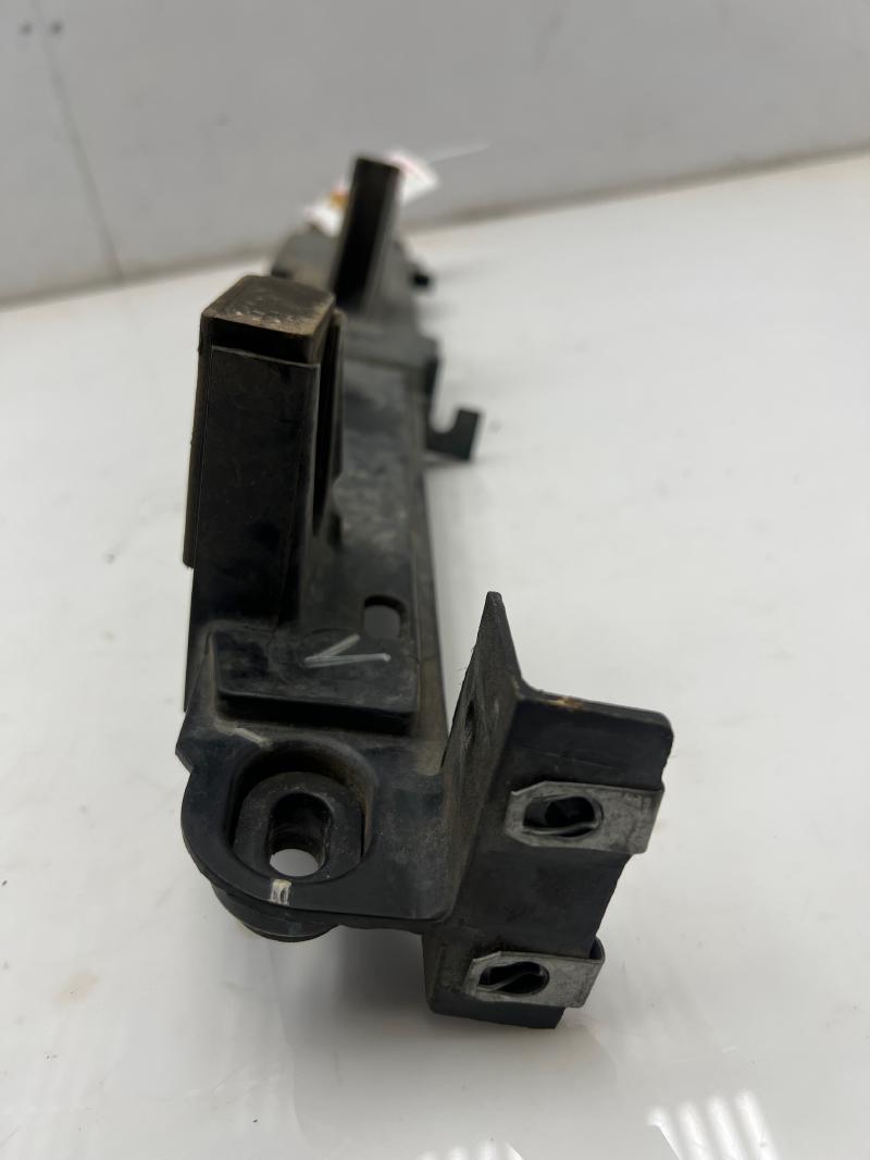 2004 Lincoln Aviator Radiator Support Bracket