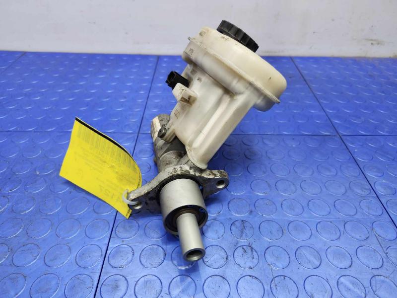 2013-2019 Ford Taurus Brake Master Cylinder Assembly Genuine OEM DG1Z2140B