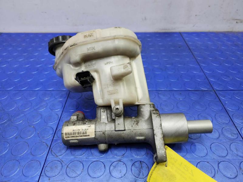 2013-2019 Ford Taurus Brake Master Cylinder Assembly Genuine OEM DG1Z2140B