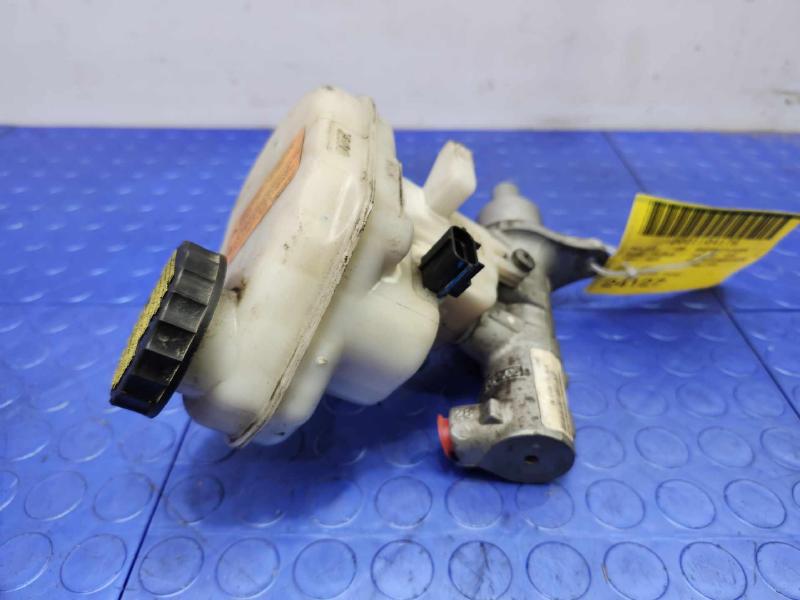 2013-2019 Ford Taurus Brake Master Cylinder Assembly Genuine OEM DG1Z2140B