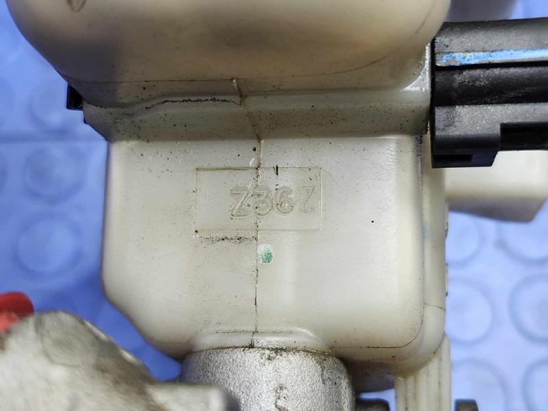 2013-2019 Ford Taurus Brake Master Cylinder Assembly Genuine OEM DG1Z2140B