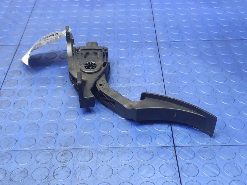 2014-2015 Dodge Durango Accelerator Pedal Assembly Genuine OEM Part 52124785AE