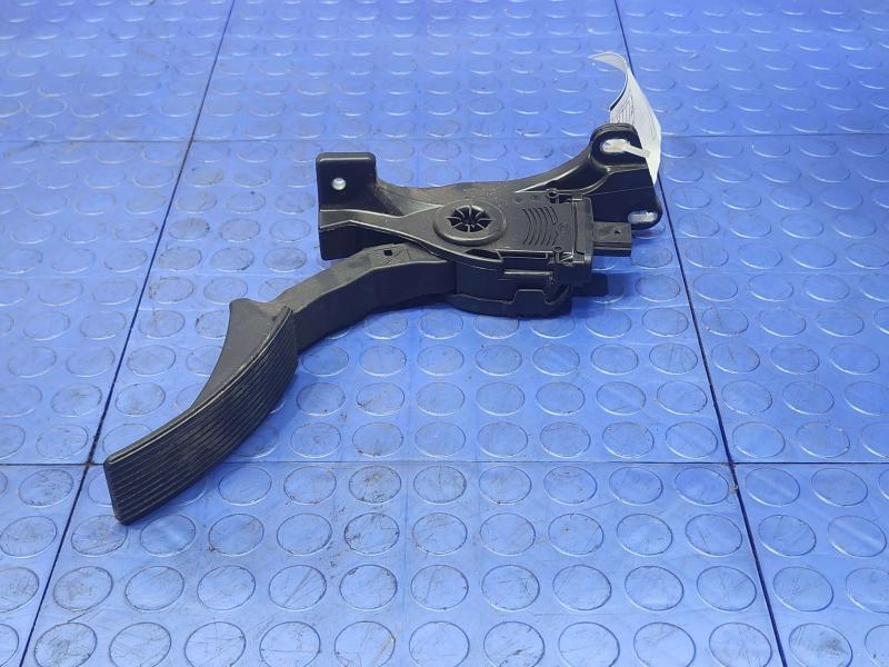 2014-2015 Dodge Durango Accelerator Pedal Assembly Genuine OEM Part 52124785AE