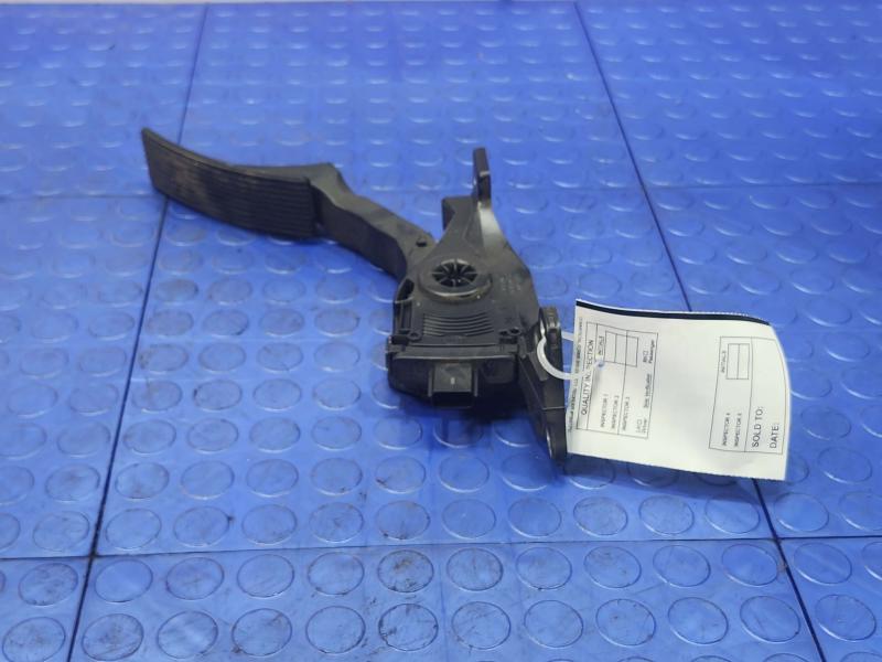 2014-2015 Dodge Durango Accelerator Pedal Assembly Genuine OEM Part 52124785AE
