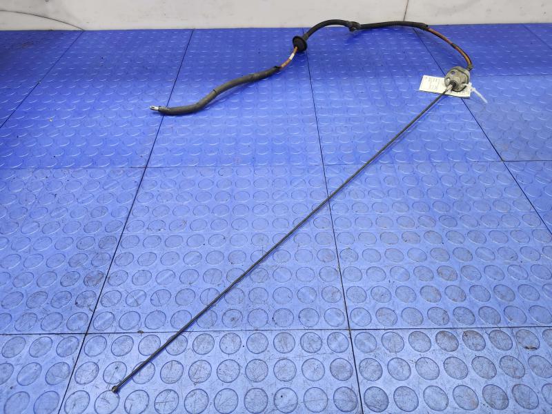 2004 Ford Explorer Antenna