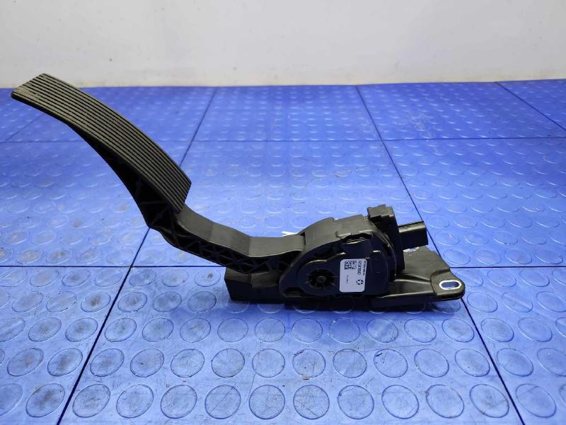 2011-2013 Dodge Durango Accelerator Pedal Assembly Genuine OEM Part 52124785AD