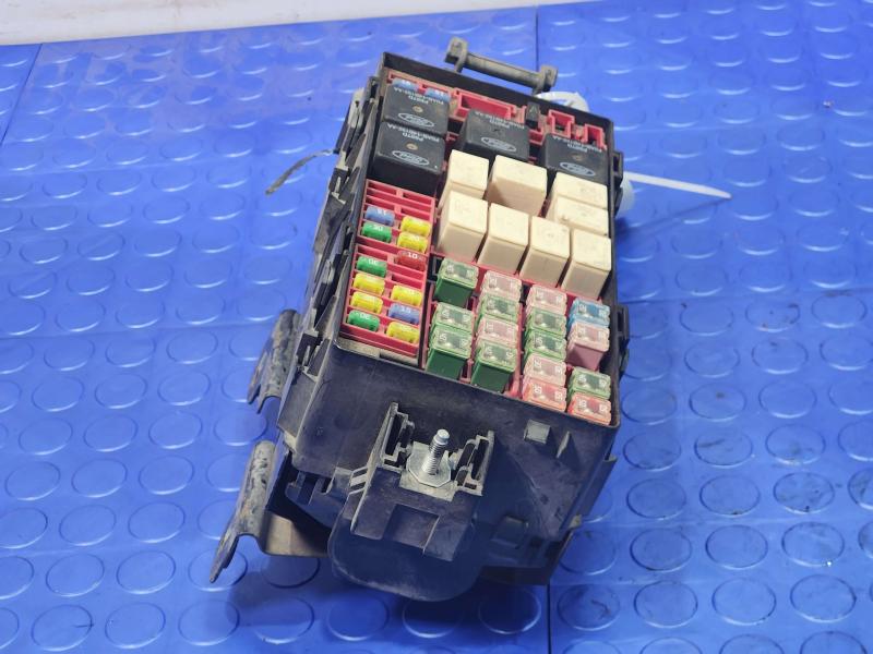 2003 Lincoln Town Car Engine Fuse Box