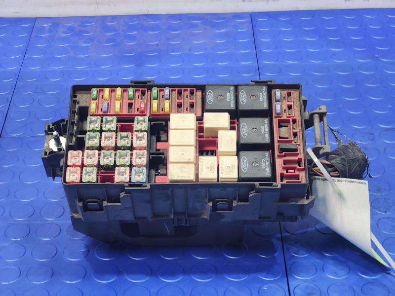 2003 Lincoln Town Car Engine Fuse Box
