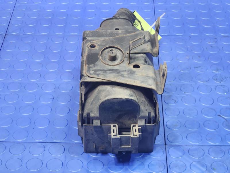 2003 Lincoln Town Car Engine Fuse Box