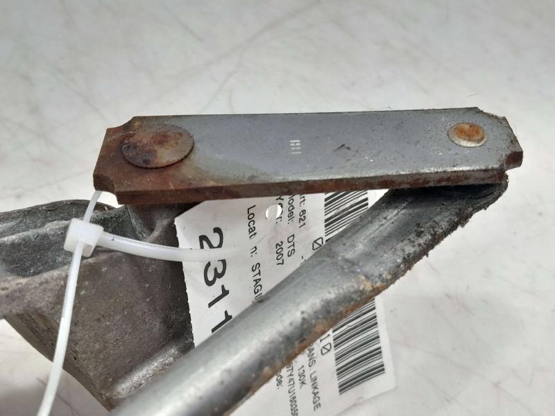 2006-2011 Cadillac DTS Windshield Wiper Linkage Transmission OEM 10374583