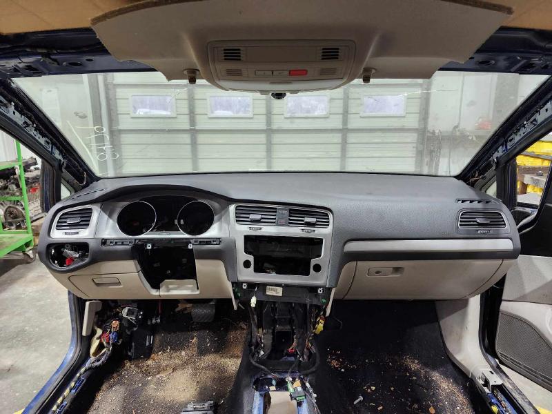 2015 Volkswagen Golf Dash Panel