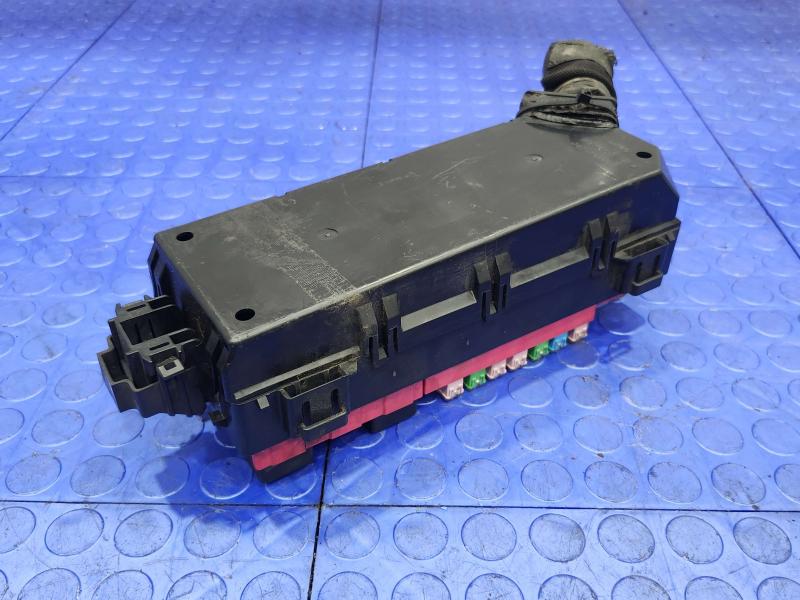 2008 Ford F-250 Super Duty Engine Fuse Box