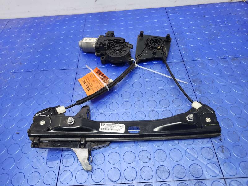 2015 Volkswagen Passat Side/Rear/Cargo Regulator