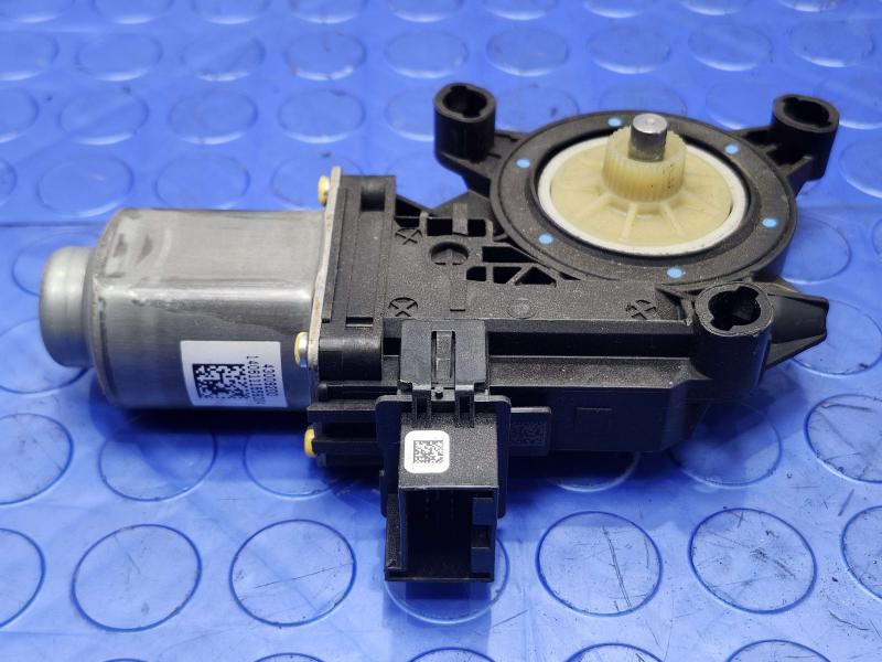 2015 Volkswagen Passat Side/Rear/Cargo Regulator