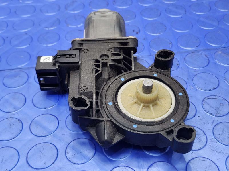 2015 Volkswagen Passat Side/Rear/Cargo Regulator