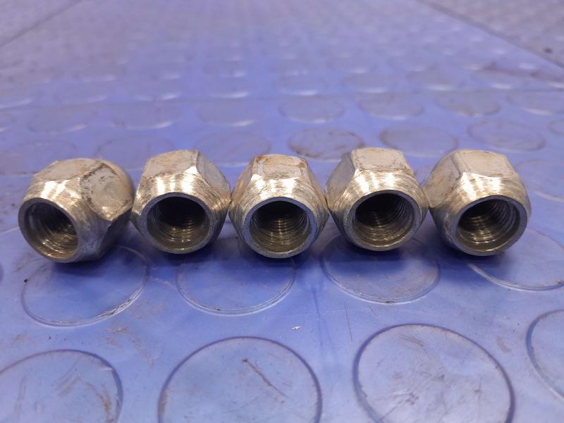 2015 Subaru Crosstrek Lug Nuts