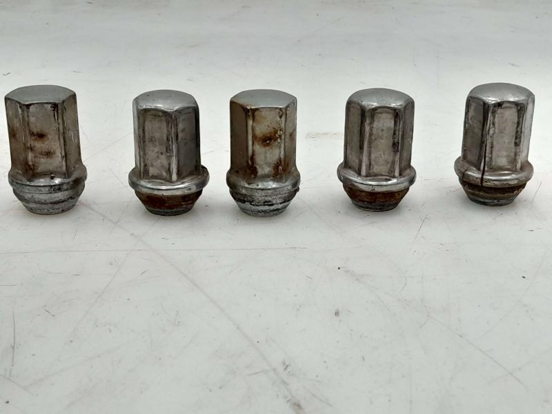 2014 Chevrolet Equinox Lug Nuts