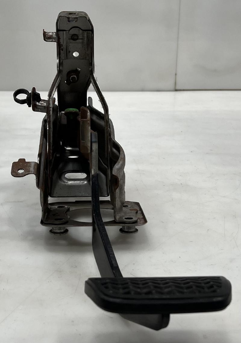2007 Toyota Camry Brake Pedal