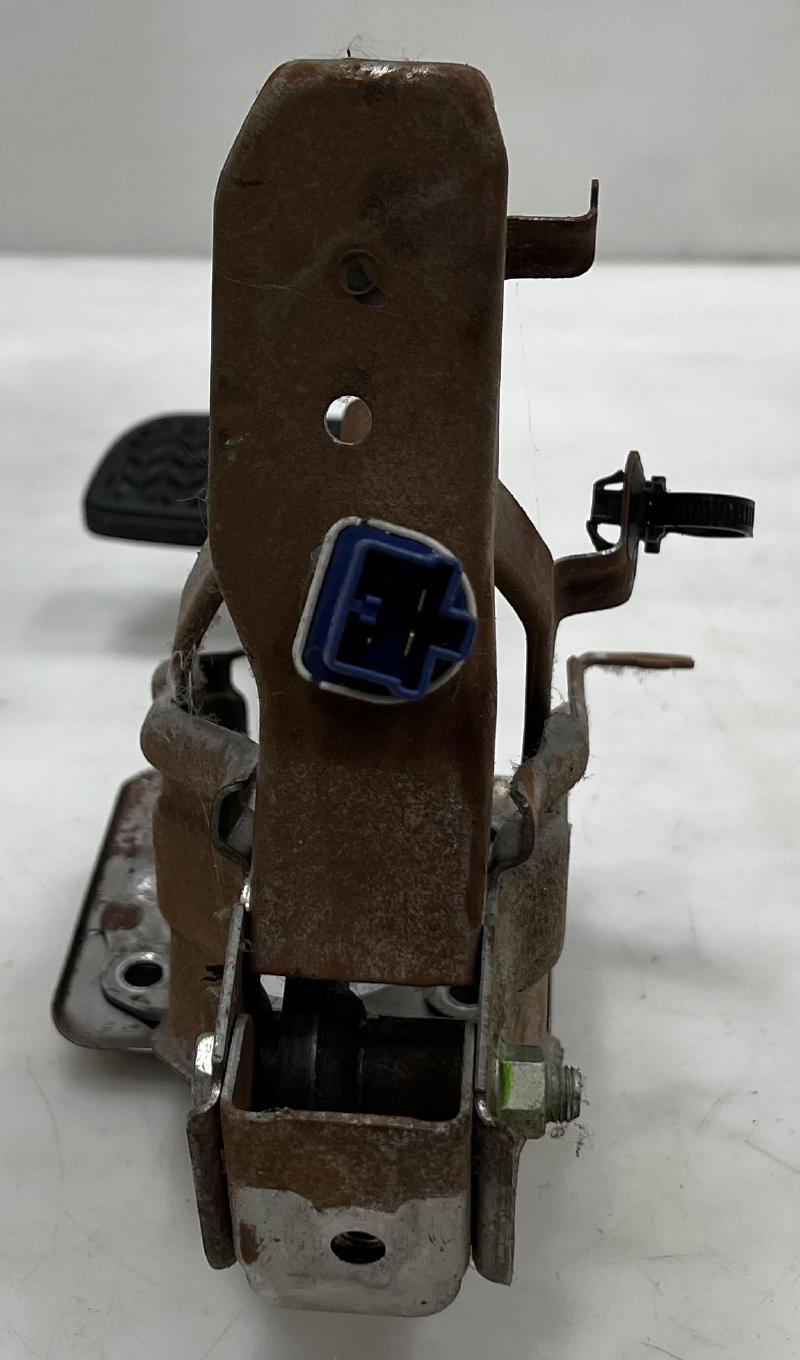 2007 Toyota Camry Brake Pedal