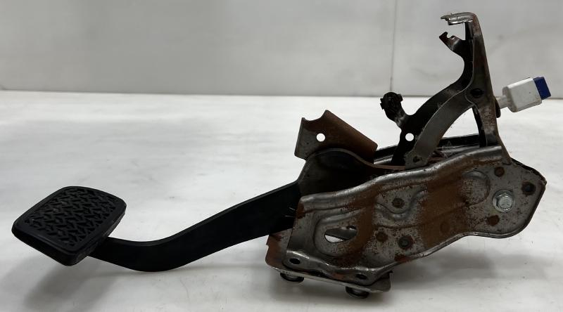 2007 Toyota Camry Brake Pedal