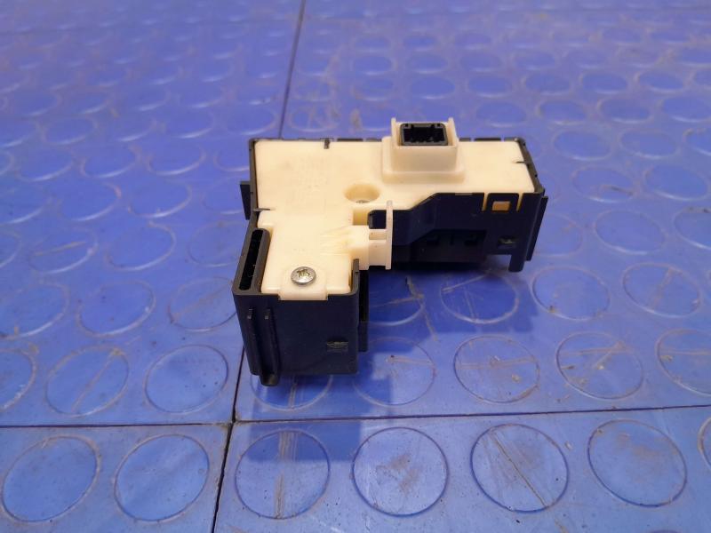 2010-2011 Toyota Prius Hazard Light Control Switch Genuine OEM 8401247021