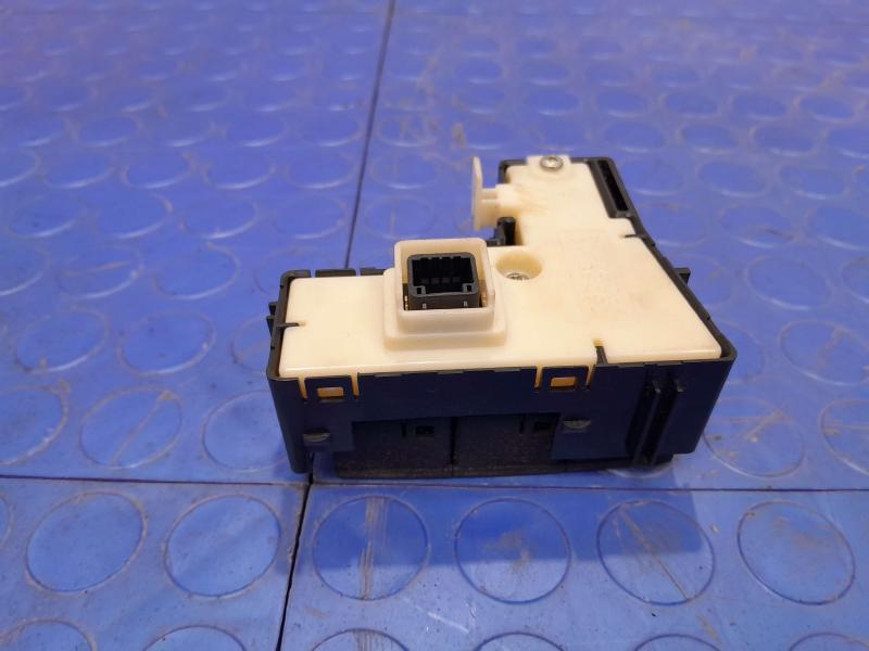 2010-2011 Toyota Prius Hazard Light Control Switch Genuine OEM 8401247021