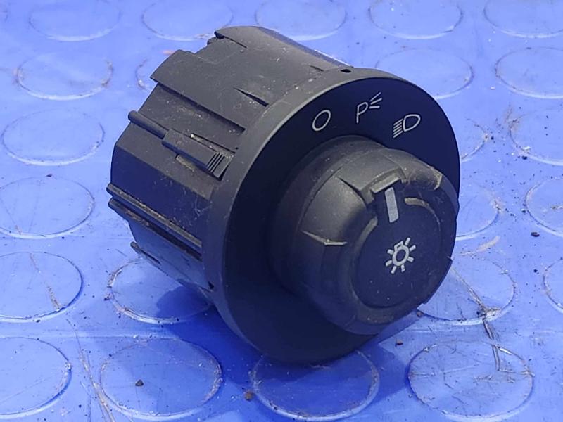2011 Ford F-250 Super Duty Headlight Switch (Dash Mtd)
