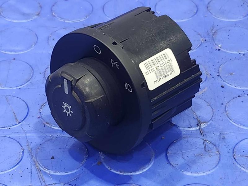2011 Ford F-250 Super Duty Headlight Switch (Dash Mtd)