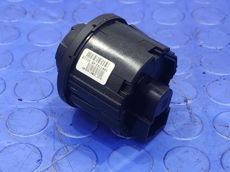 2011 Ford F-250 Super Duty Headlight Switch (Dash Mtd)