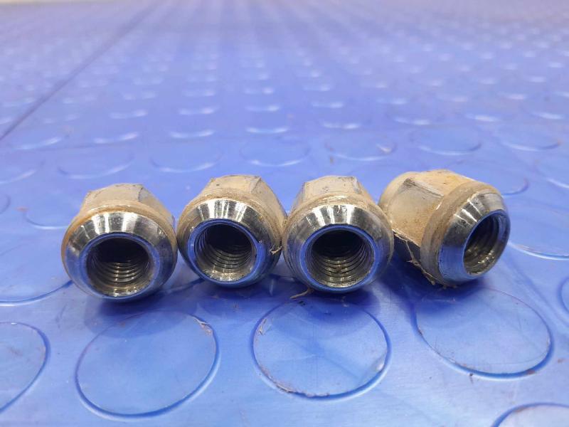 2008 Honda Fit Lug Nuts