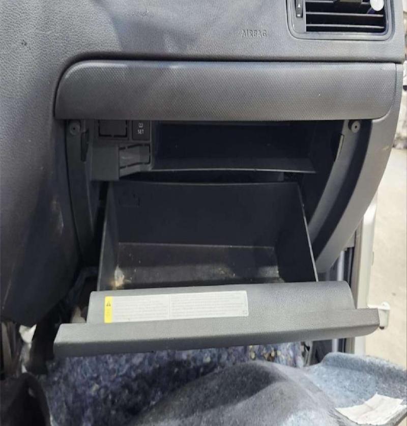 2016 Volkswagen Jetta Glove Box