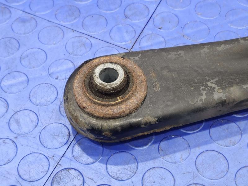2015 GMC Yukon XL Track/Watts Linkage