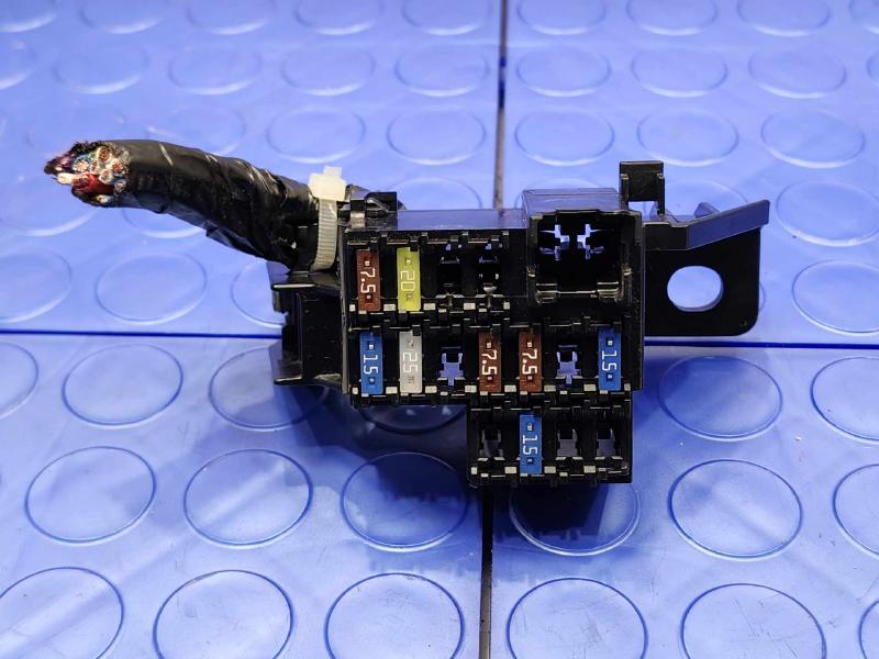 2019 Toyota Yaris Cabin Fuse Box