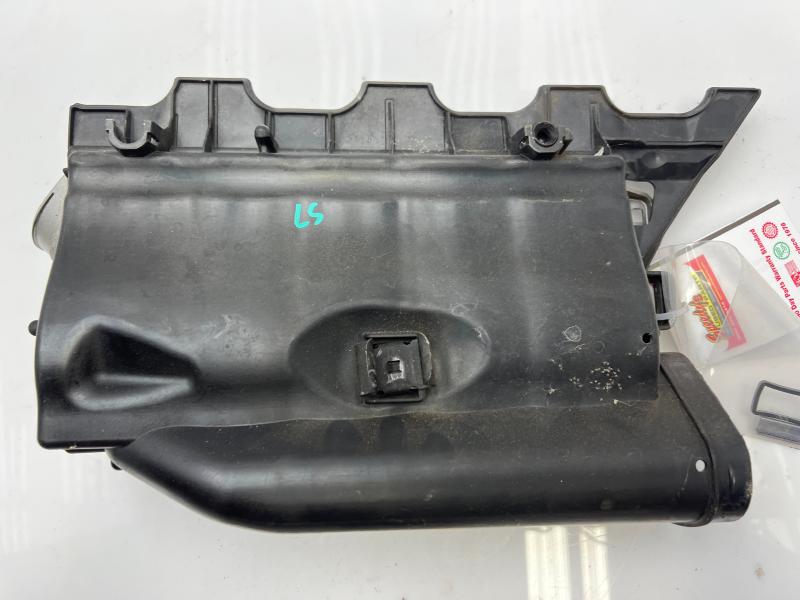 2007 - 2011 Mercedes E63 AMG W212 Air Cleaner Box LH Driver Side OEM 1560920303 1560940506