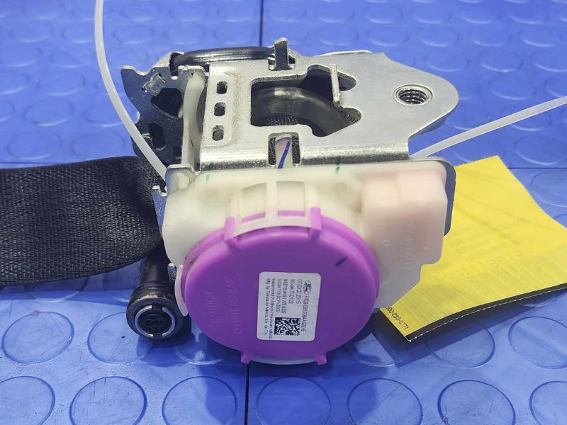2016 Ford Mustang Front Seat Belt