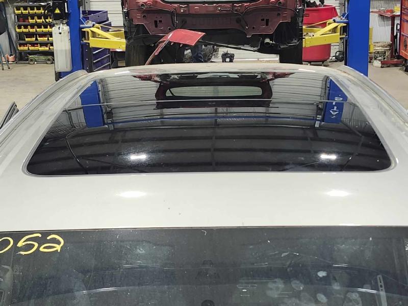 2017 Audi Q7 Roof Glass (Glass Only)