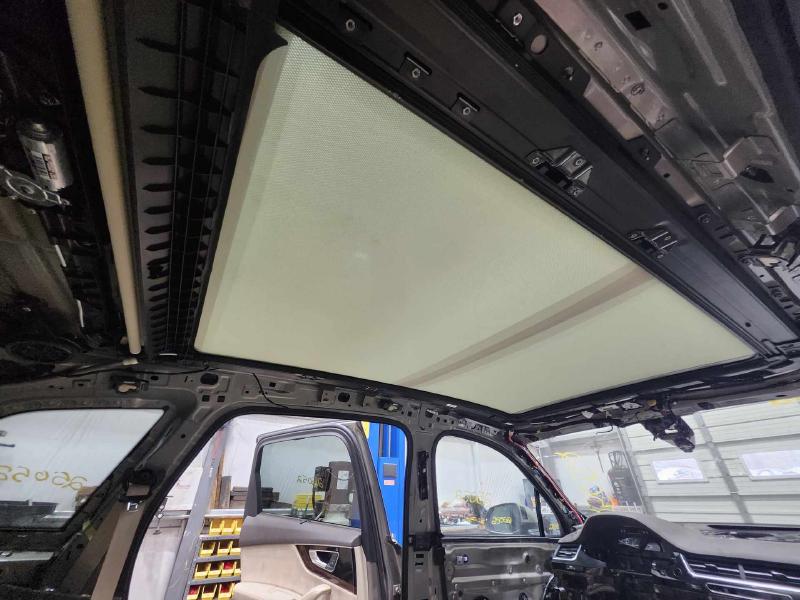 2017 Audi Q7 Roof Glass (Glass Only)