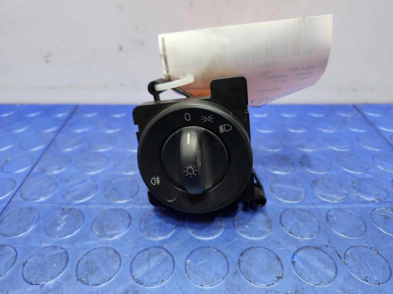 2014 Mercedes Sprinter Headlight Switch (Dash Mtd)