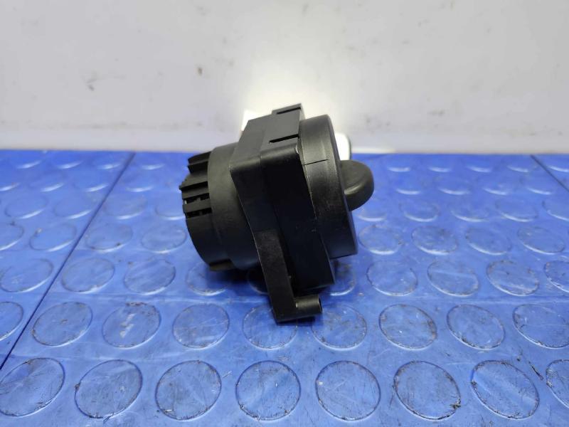 2014 Mercedes Sprinter Headlight Switch (Dash Mtd)