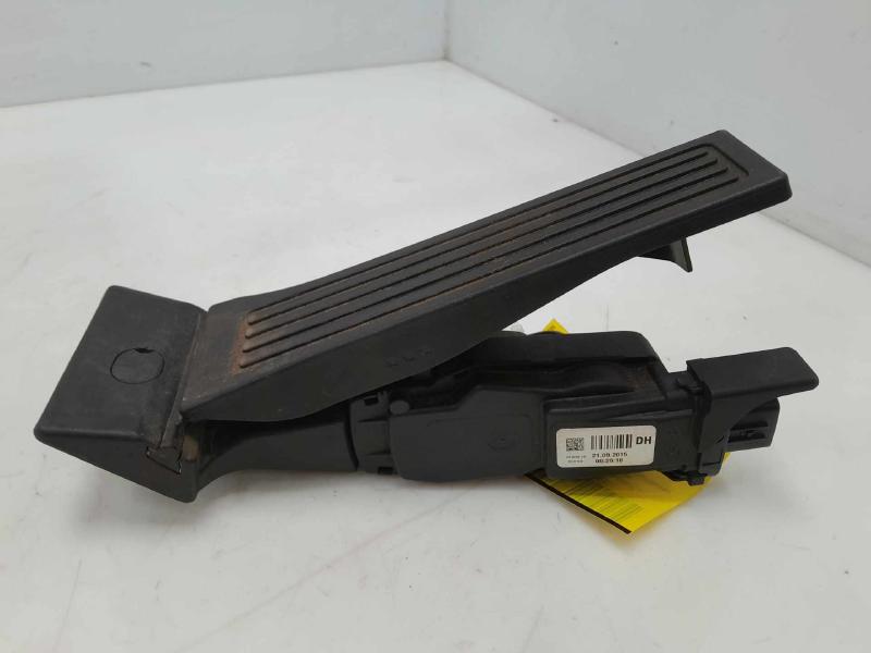 2016 Genesis Genesis Pedal Assembly