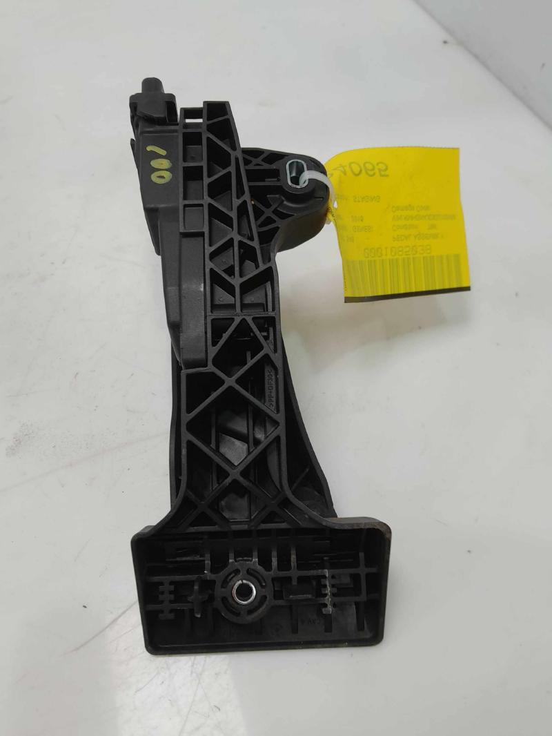 2016 Genesis Genesis Pedal Assembly