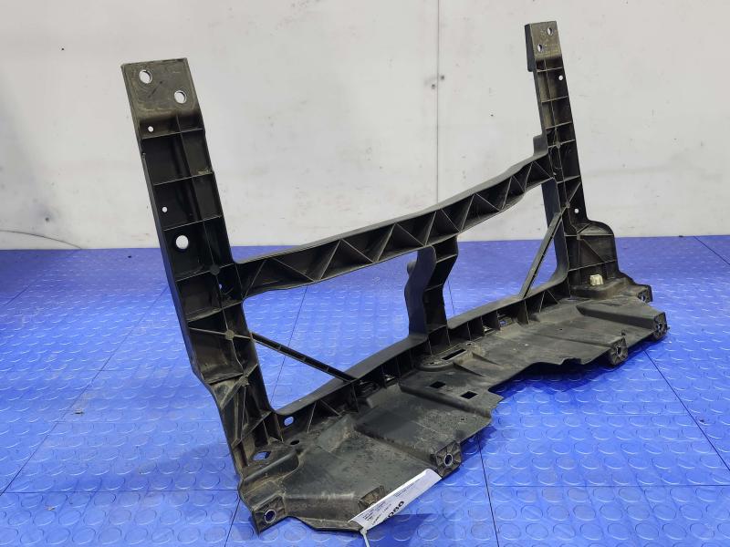 2017 Chrysler 200 Radiator Support